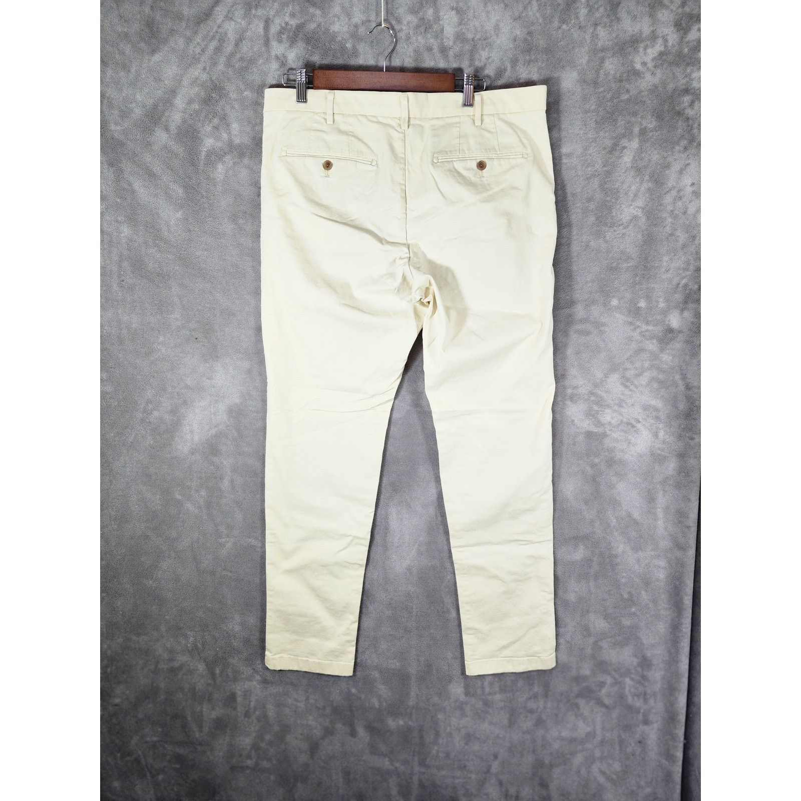 Uniqlo Uniqlo Men's Beige 36x34 Pants Straight Fit Size US 36 / EU 52 - 2 Thumbnail