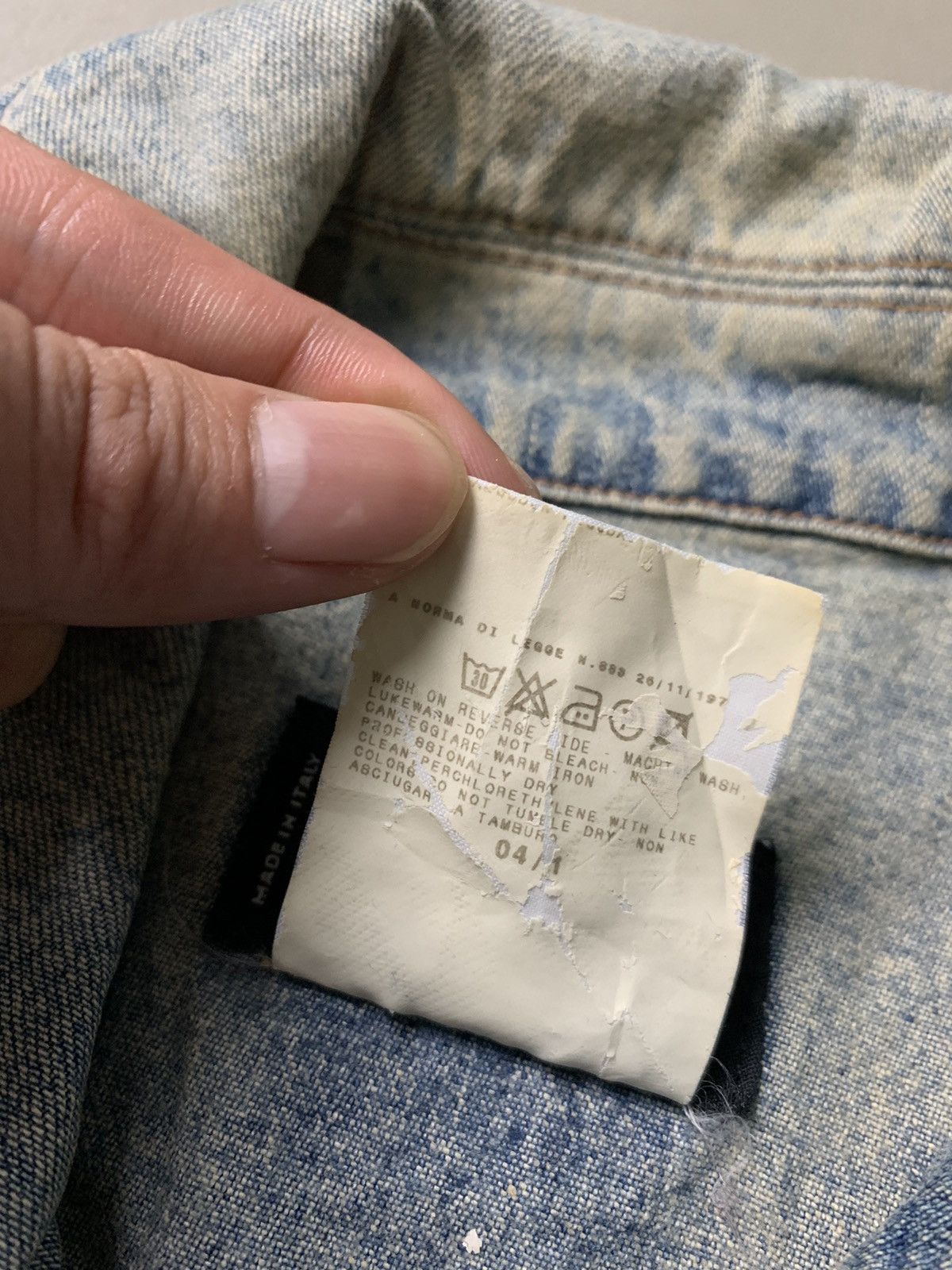 Dolce & Gabbana × Vintage Vintage Dolce & Gabbana Distressed Denim Jacket Size US S / EU 44-46 / 1 - 12 Thumbnail