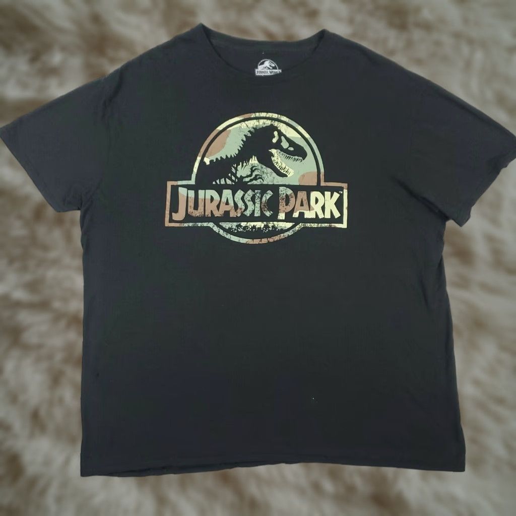 Vintage JURASSIC PARK Camo Logo Black Graphic T-Shirt Adult Large Tall Mens Size US L / EU 52-54 / 3 - 1 Thumbnail