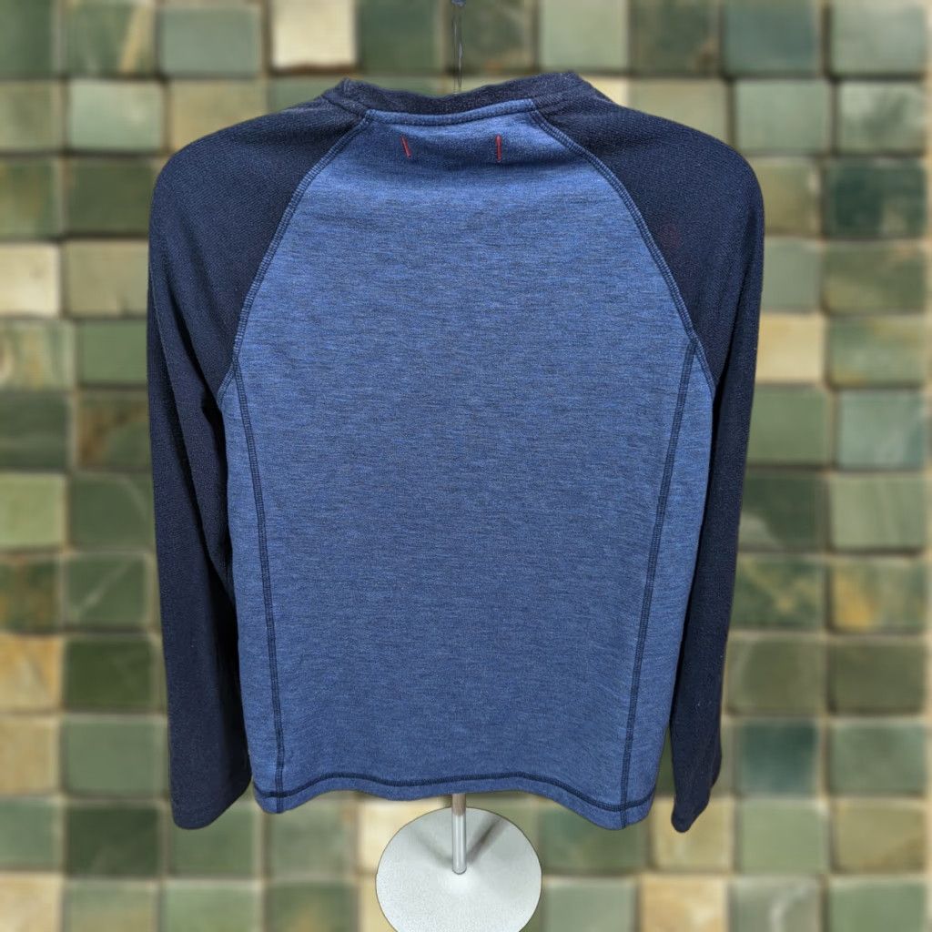 Tommy Bahama Tommy Bahama Shirt Blue Raglan Long Sleeve T5S Size M Men Regular Knit Logo 90s Vintage No Size US M / EU 48-50 / 2 - 1 Thumbnail