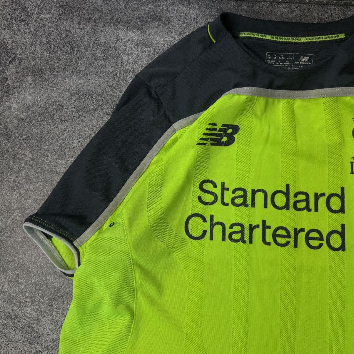 New Balance Liverpool FC x NB 2016 Toxic Lime Jersey Size US M / EU 48-50 / 2 - 3 Thumbnail