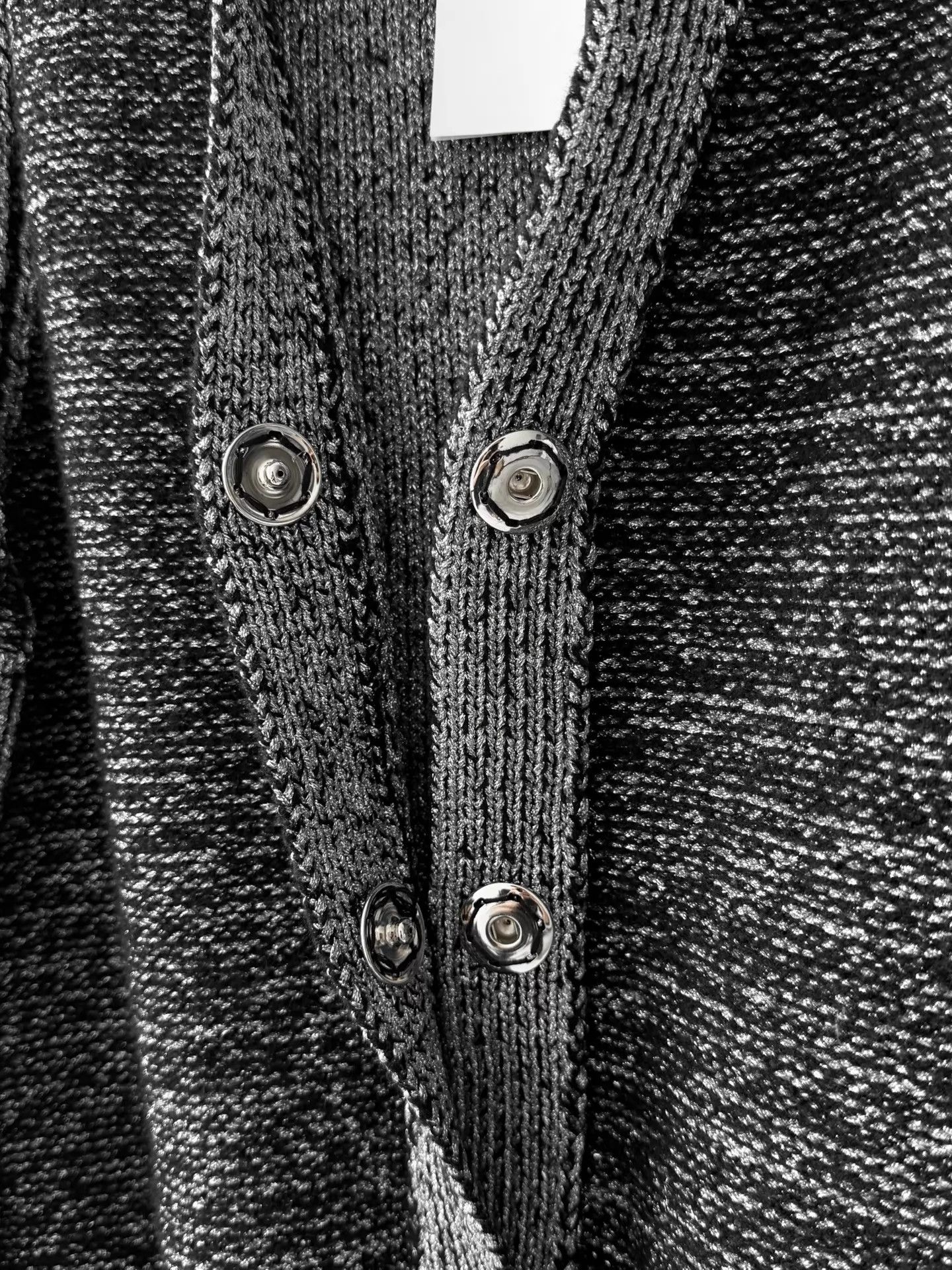 MM6 MM6 Margiela Y2K reflective silver thread cardigan Size S / US 4 / IT 40 - 4 Thumbnail