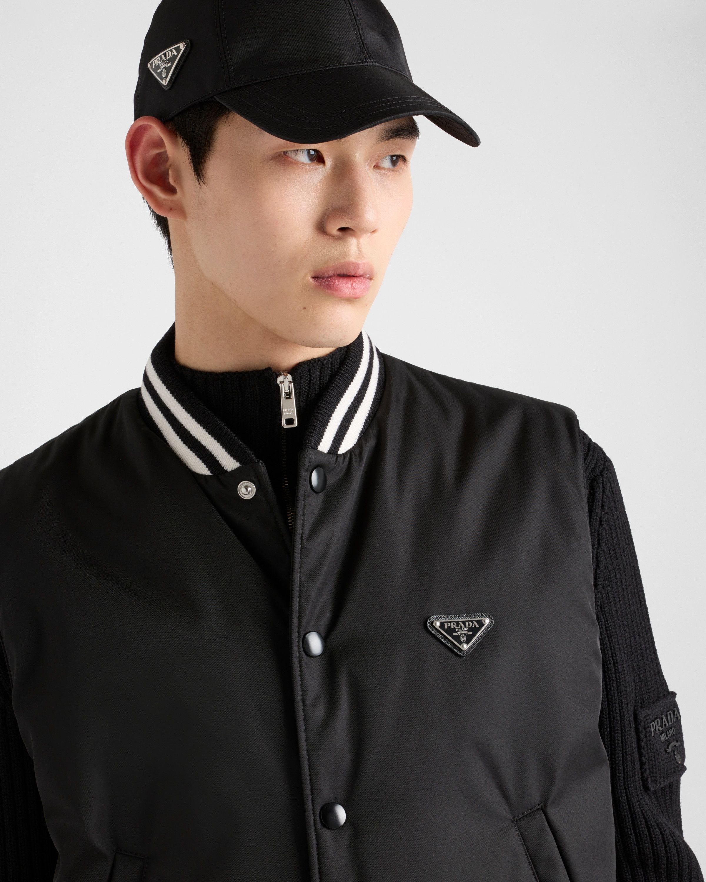 Prada o1la1rc1a0925 Re-Nylon Vest in Black Size US L / EU 52-54 / 3 - 4 Thumbnail