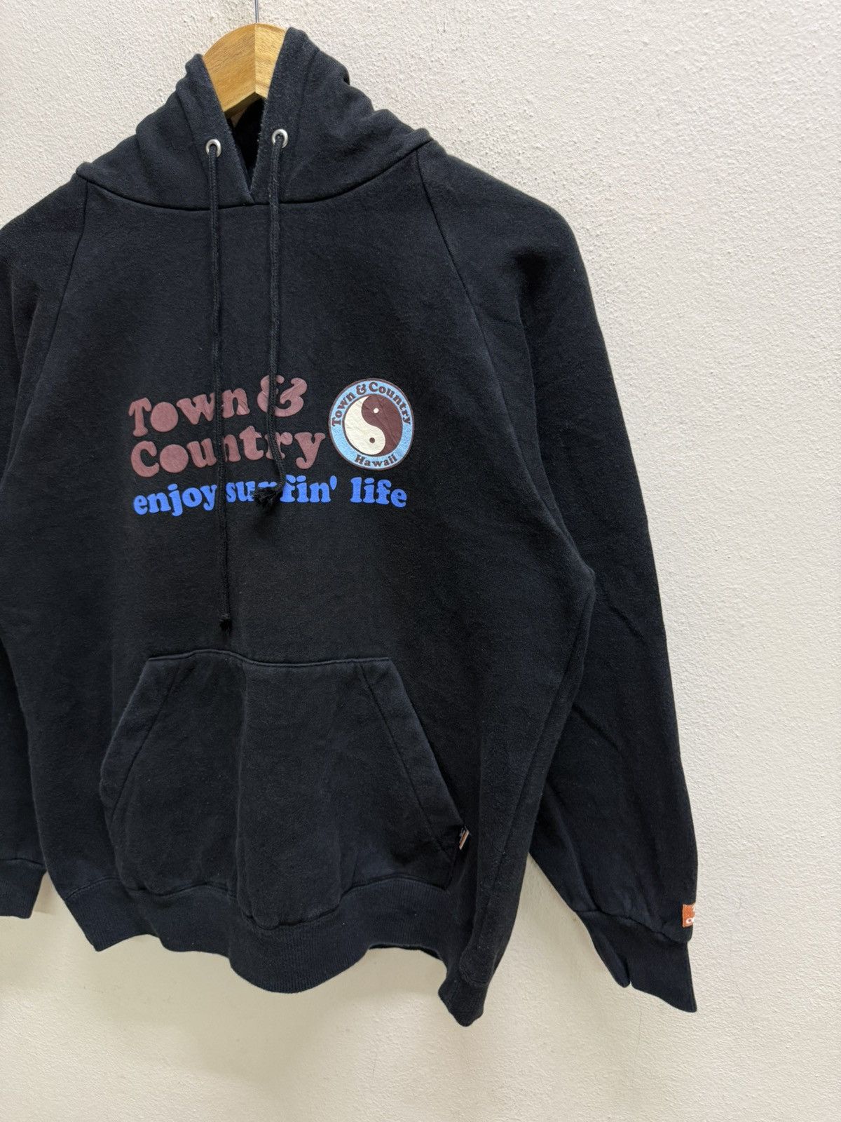 Vintage Vintage Town & Country Enjoy Surfing Pullover Sweater Hoodie Size US M / EU 48-50 / 2 - 16 Thumbnail