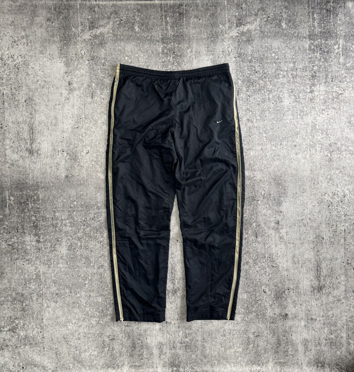 Nike Nike Vintage Nylon Pants Streetwear 90s Y2k Joggers Size US 33 - 1 Thumbnail
