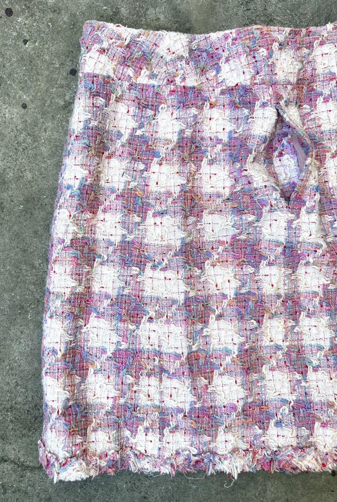 Chanel Chanel - Karl Lagerfeld S/S04 Chanel Coco CC Logo Candy Pink Size 25" / US 0 / IT 36 - 10 Thumbnail