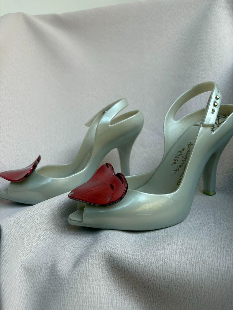 Vivienne Westwood Vivienne Westwood White and red love shoes with fragrance. Size US 7.5 / IT 37.5 - 3 Thumbnail