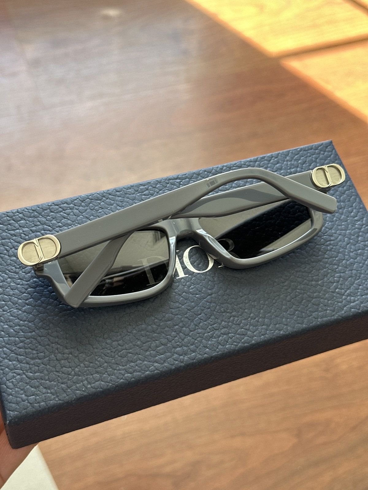 Dior Dior Icon Grey Sunglasses Size ONE SIZE - 13 Thumbnail