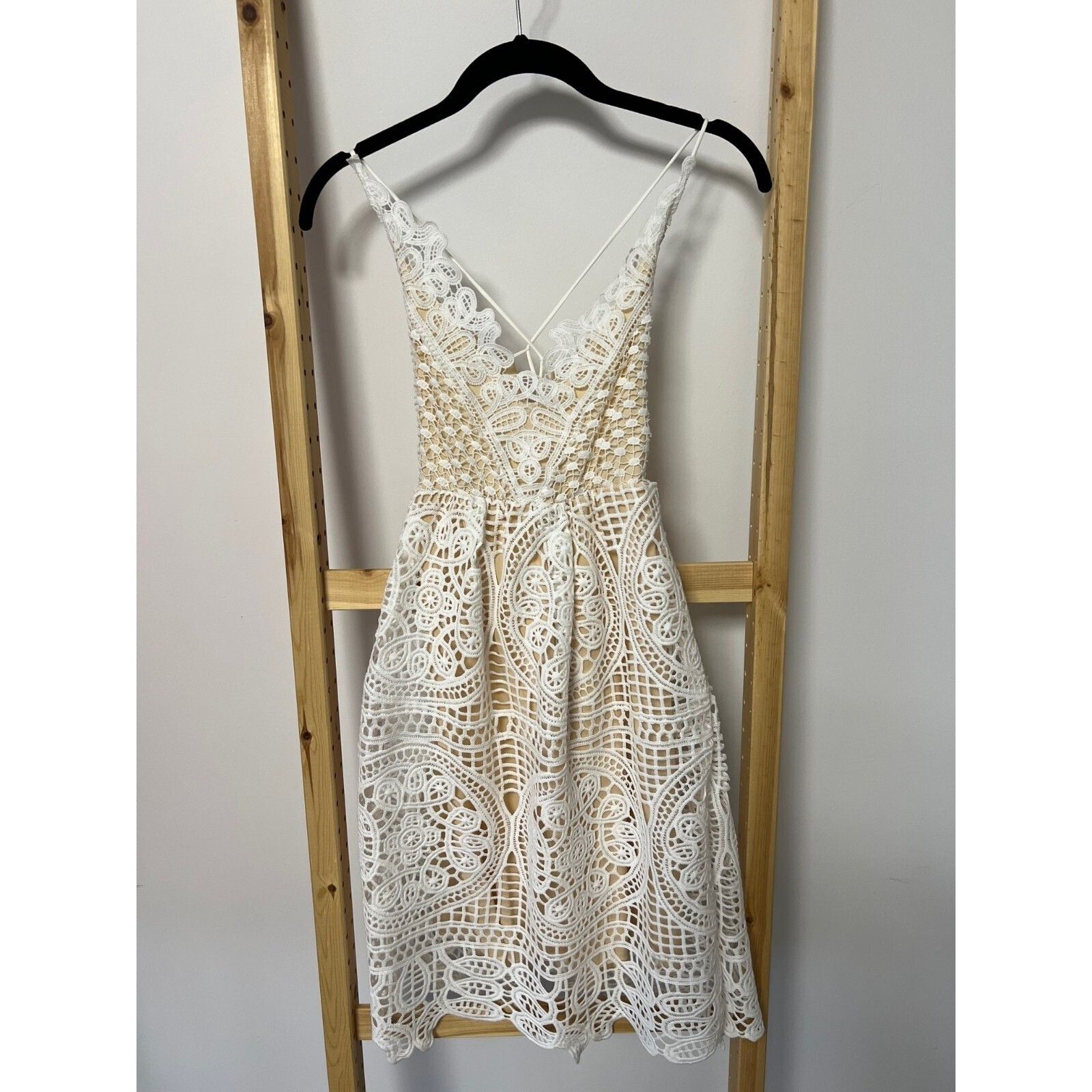 Other White Crochet Lace Floral Strap Dress ( S ) Size S / US 4 / IT 40 - 1 Thumbnail