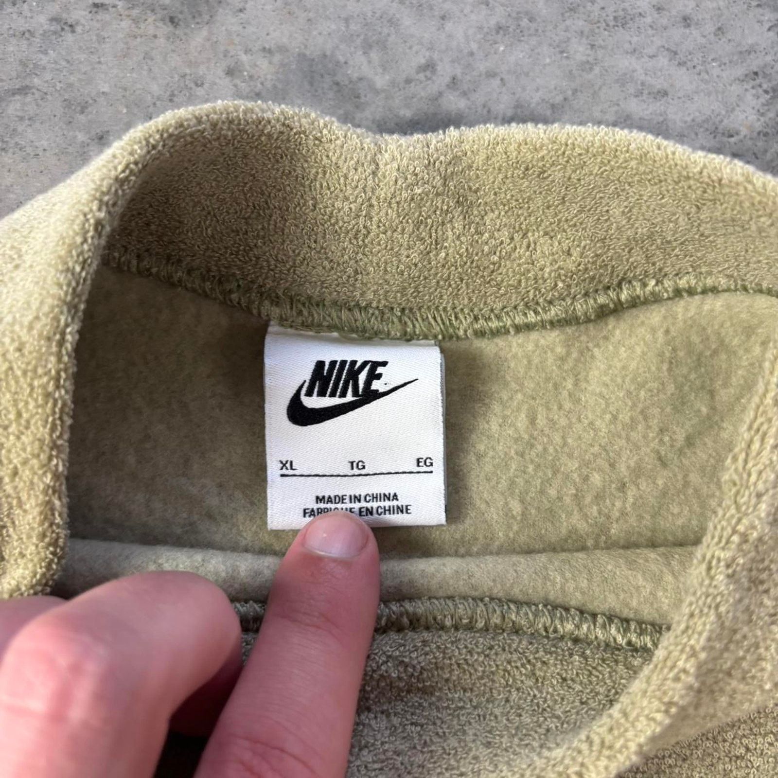 Nike Nike Center Swoosh Cropped Fleece Sweatshirt Size XL / US 12-14 / IT 48-50 - 3 Thumbnail