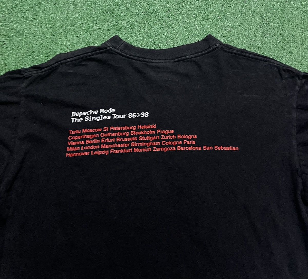 Band Tees × Vintage Depeche Mode Tee Vintage 1998 The Singles Tour Size US M / EU 48-50 / 2 - 5 Thumbnail