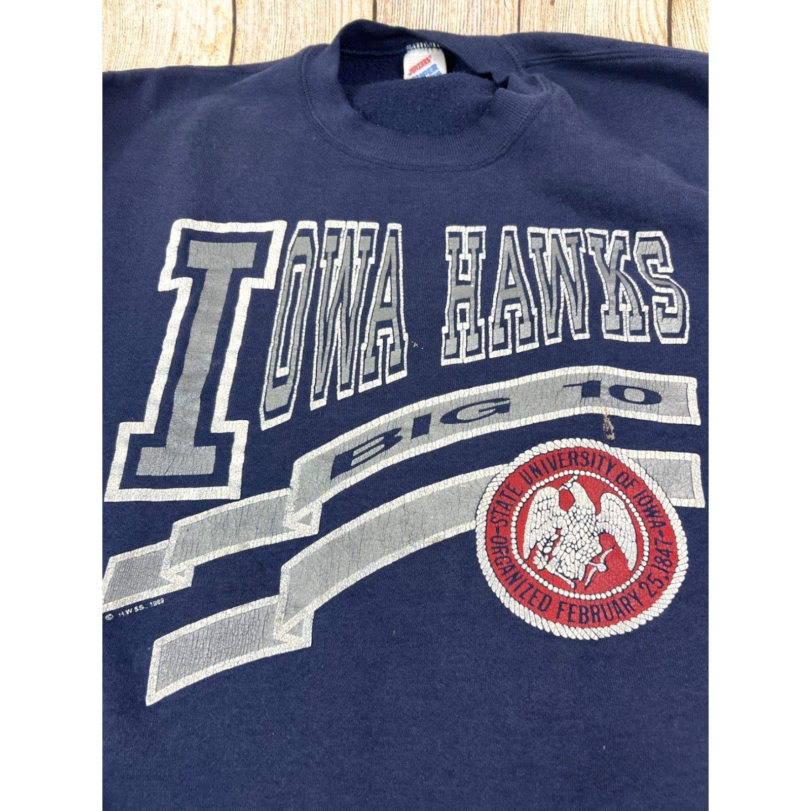 Vintage VINTAGE 80s Iowa Hawkeyes Big 10 University Crewneck Sweatshirt Blue XL Men Pullover Graphic Print Regular Size Size US XL / EU 56 / 4 - 5 Thumbnail