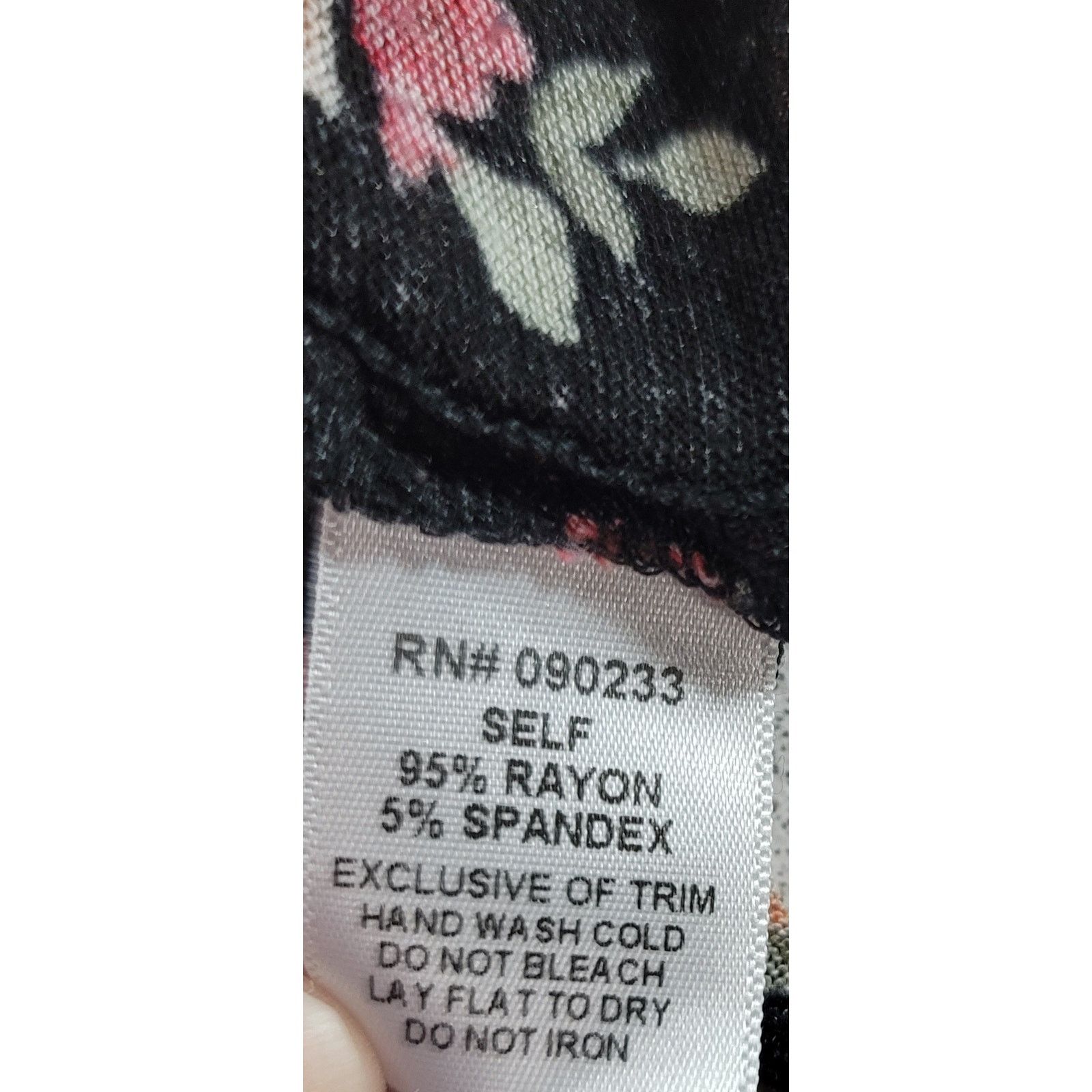 Other LA Hearts Black Pink Floral Top Medium Crochet Back Straps Size M / US 6-8 / IT 42-44 - 4 Thumbnail