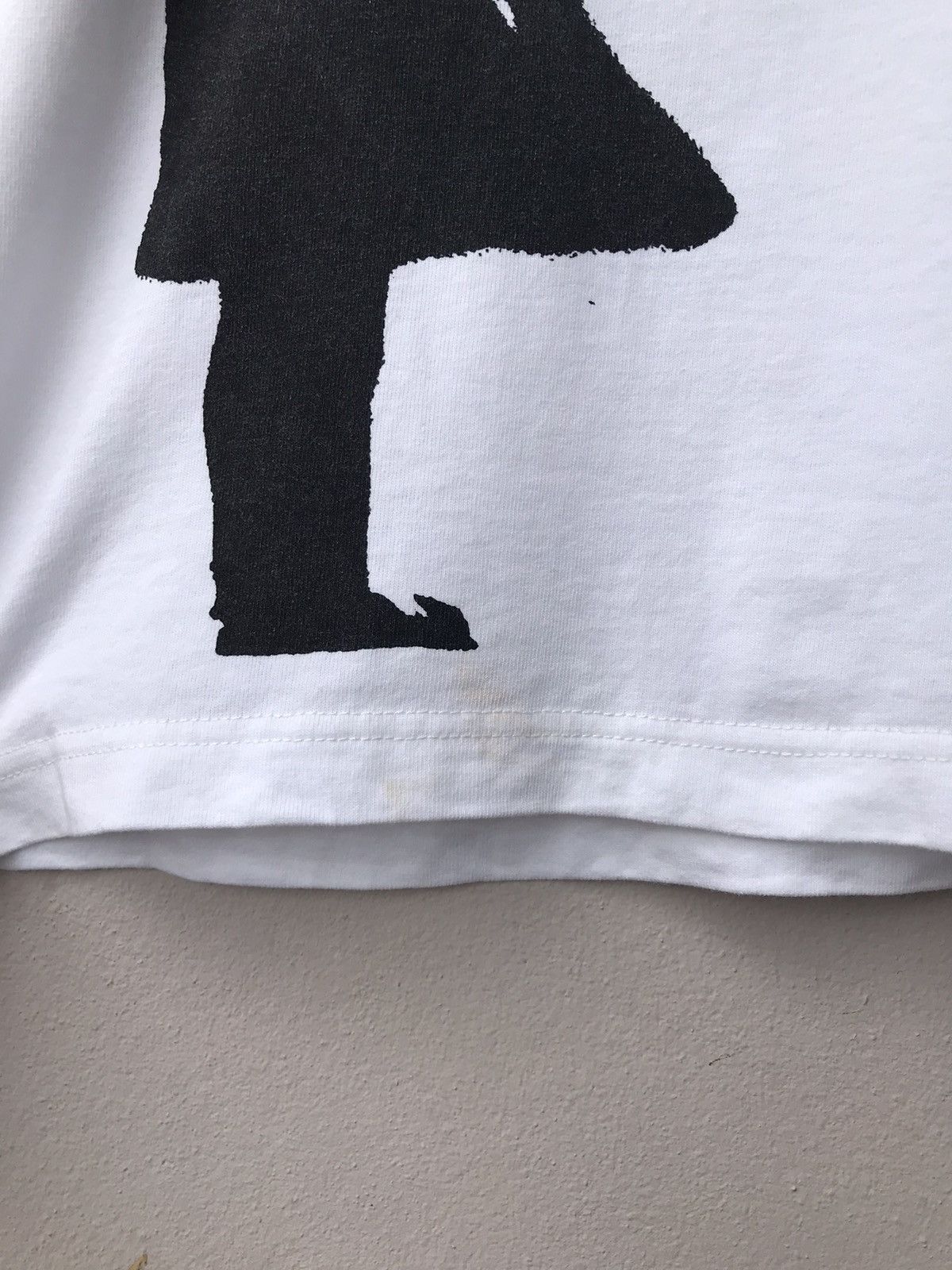 Vintage Vintage Banksy Artworks from Masatoshi Kumagai CollectionTee Size US L / EU 52-54 / 3 - 6 Thumbnail