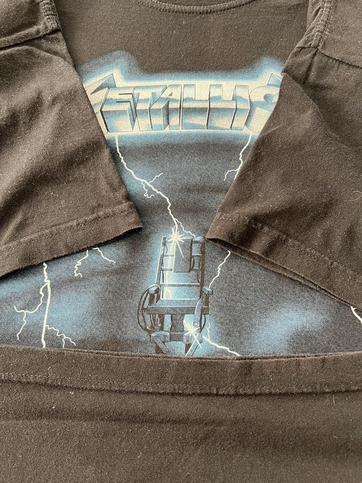Band Tees Vintage 2000s Metallica Ride The Lightning Black T-shirt Size US L / EU 52-54 / 3 - 8 Thumbnail
