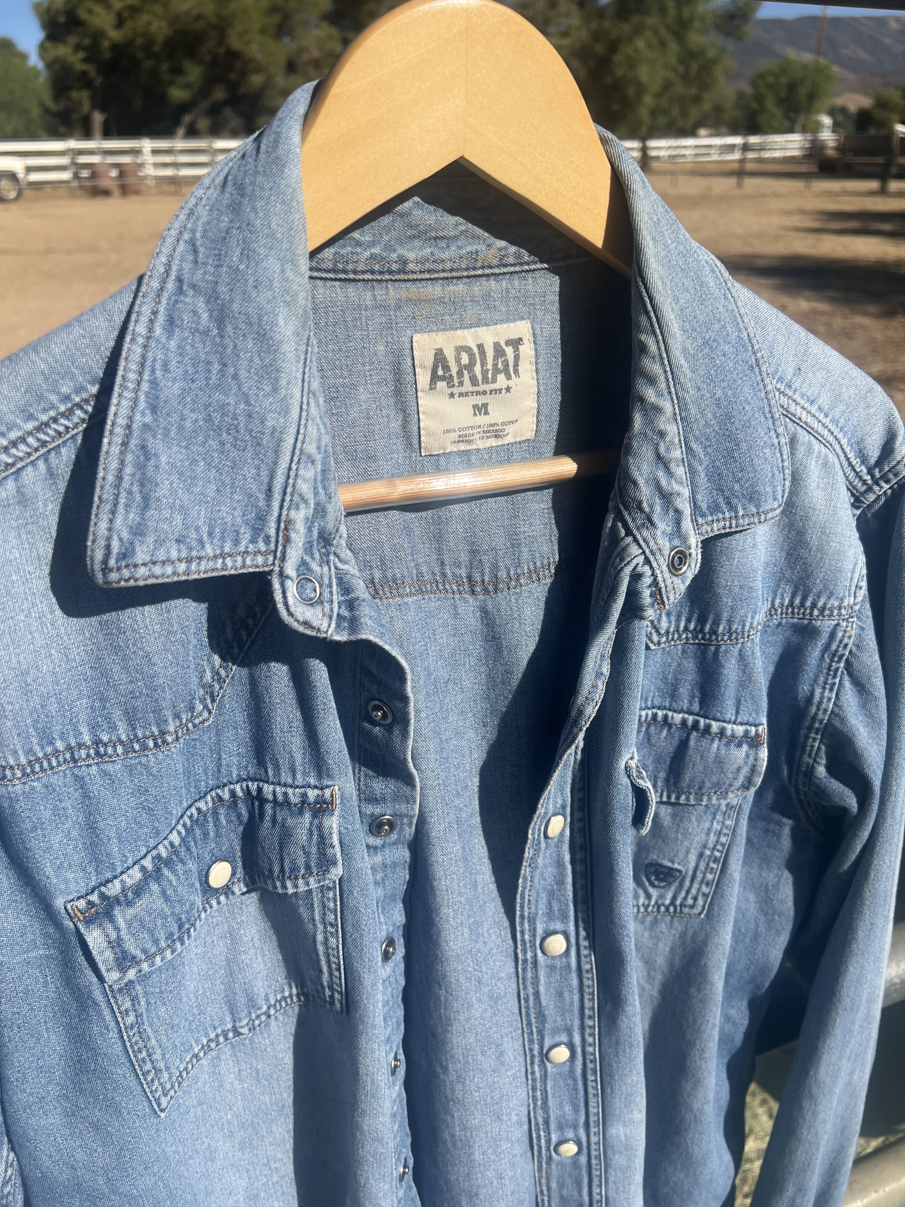 Ariat Ariat, classic denim, pearl snap shirt Size M / US 6-8 / IT 42-44 - 3 Thumbnail