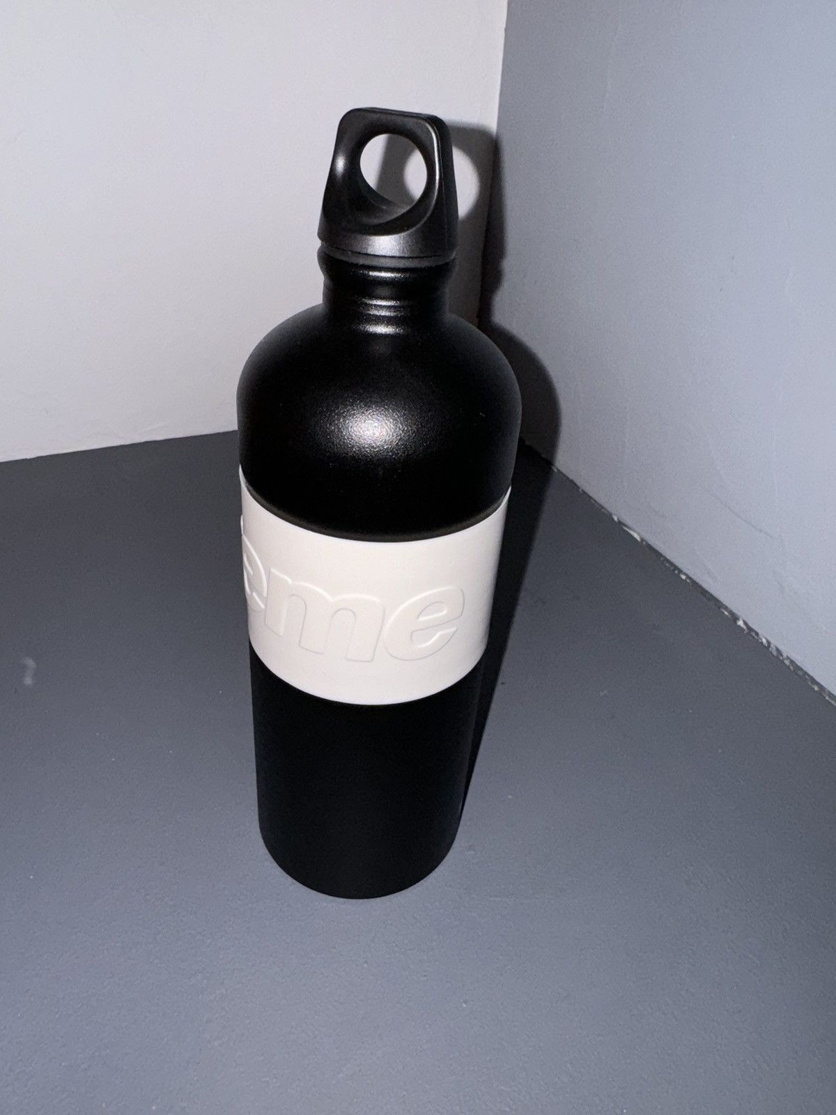 Supreme Supreme x Sigg SS18 black bottle Size ONE SIZE - 2 Thumbnail