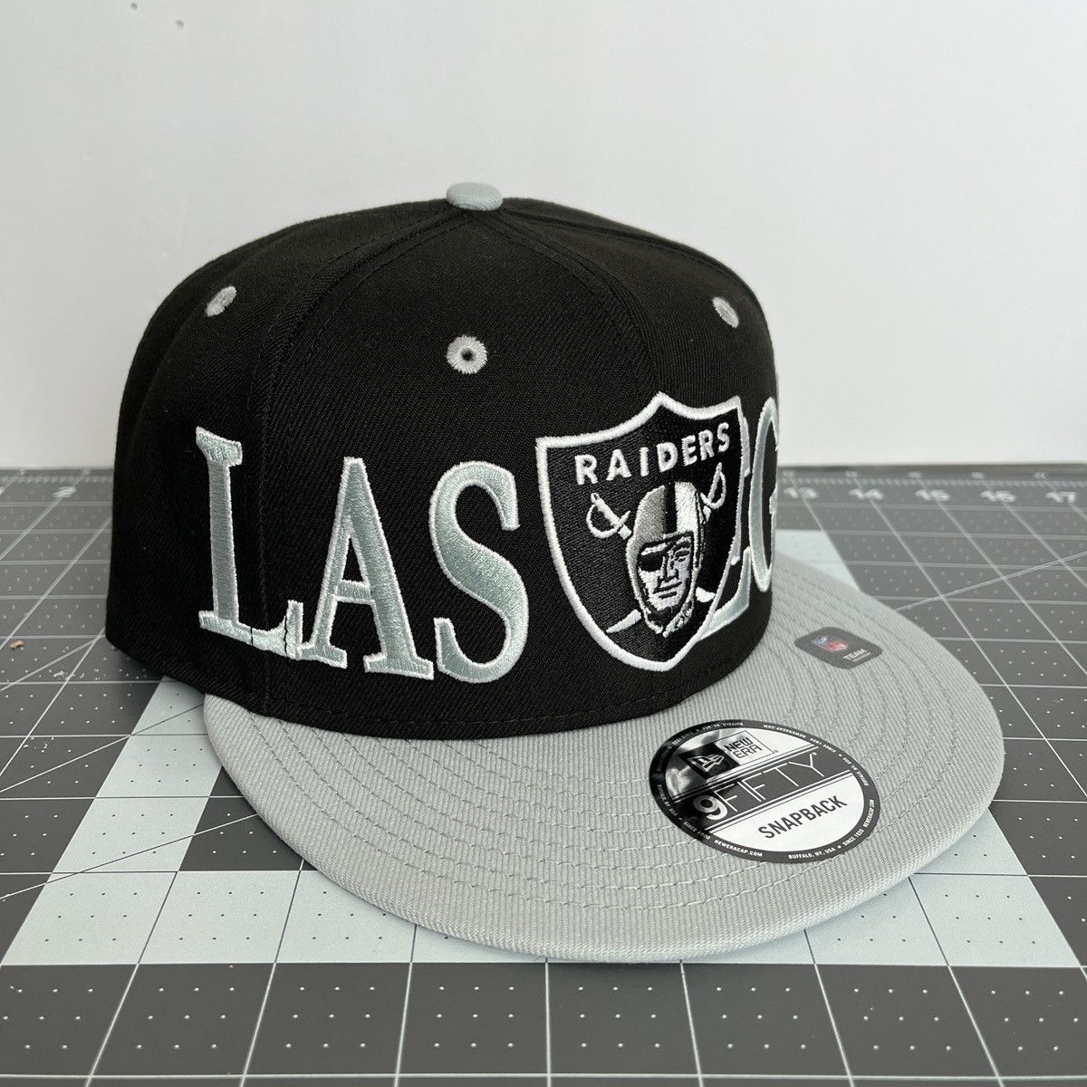 New Era Las Vegas Raiders Black Classic 9fifty Snapback Size ONE SIZE - 2 Thumbnail