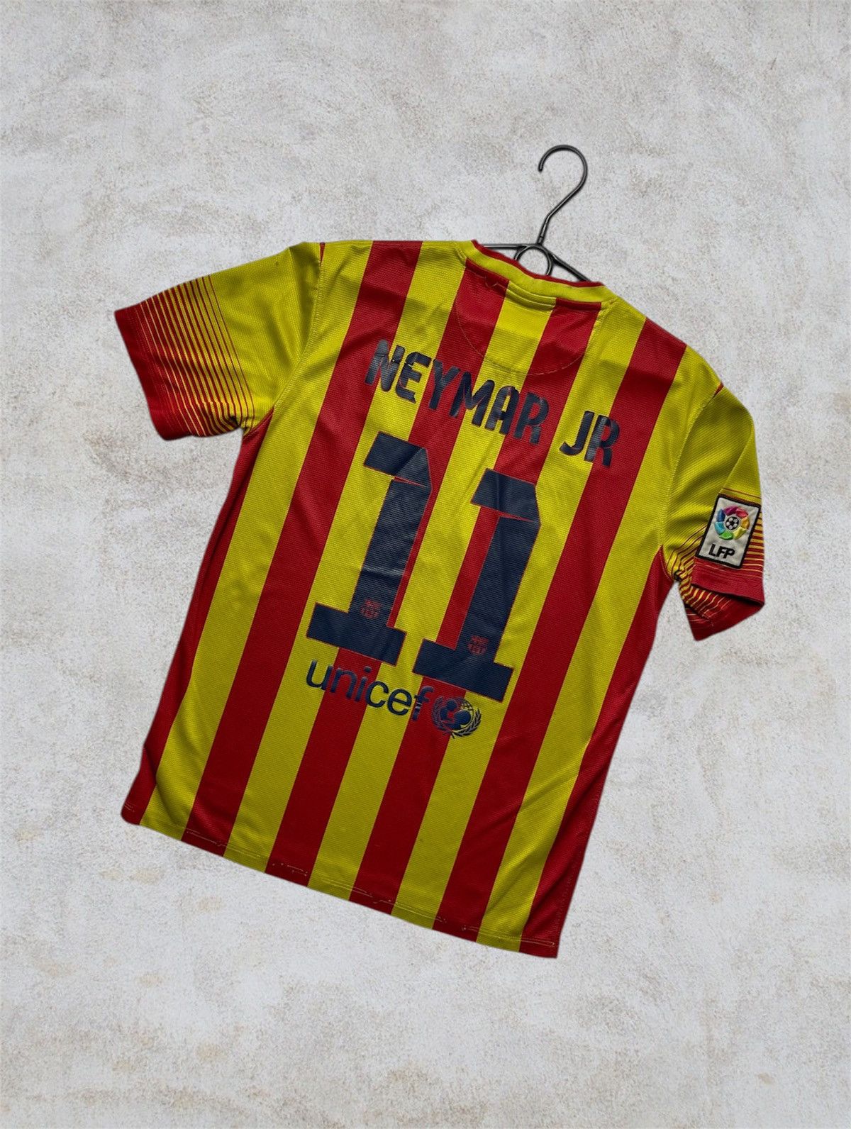 Nike Nike Barcelona Neymar j soccer jersey size m medium rare Size US M / EU 48-50 / 2 - 1 Thumbnail