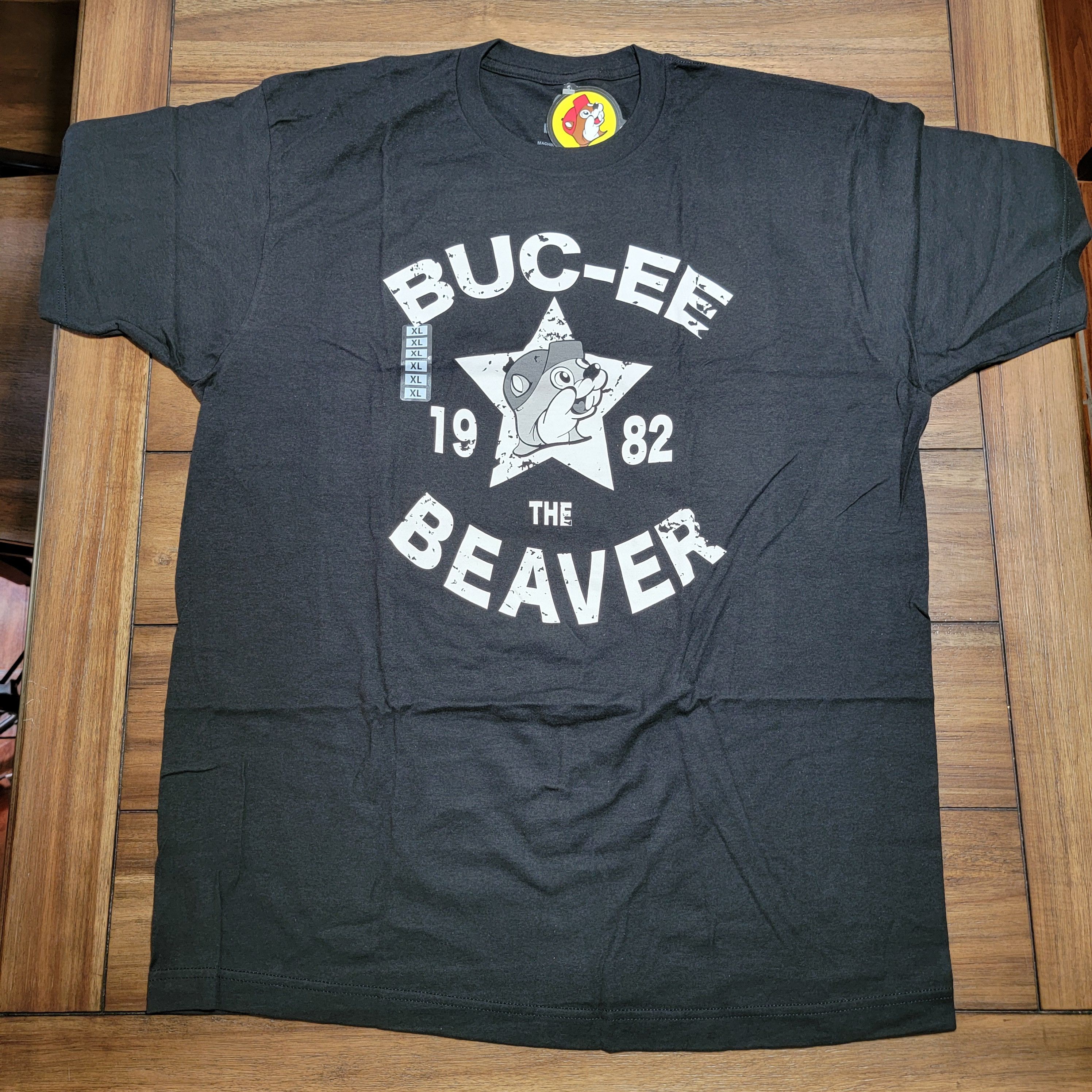 Other Buc-ee's Graphic SS Tee B&W "The Beaver" - Size XL NWT Size US XL / EU 56 / 4 - 1 Thumbnail