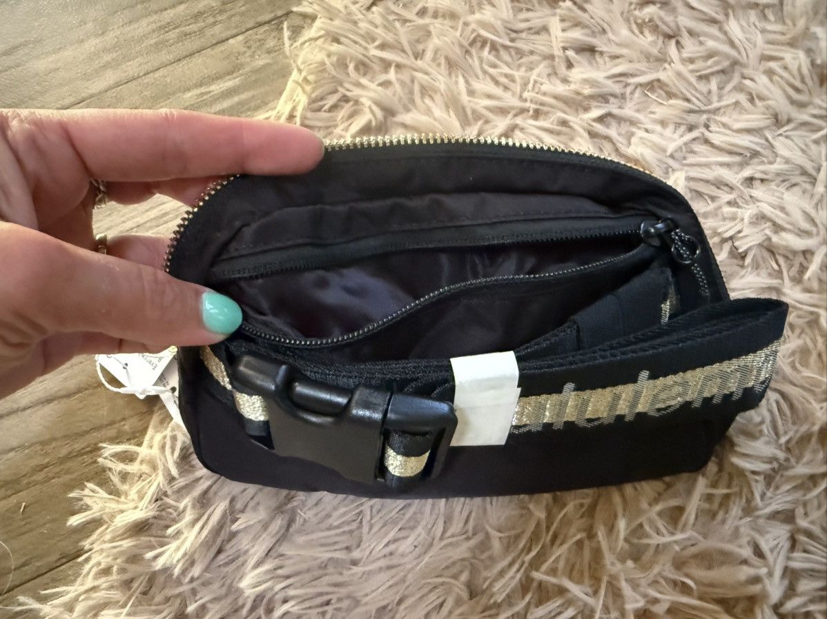 Lululemon NWT Lululemon Everywhere BeltBag/CrossbodyBag Wordmark Strap Size ONE SIZE - 7 Thumbnail