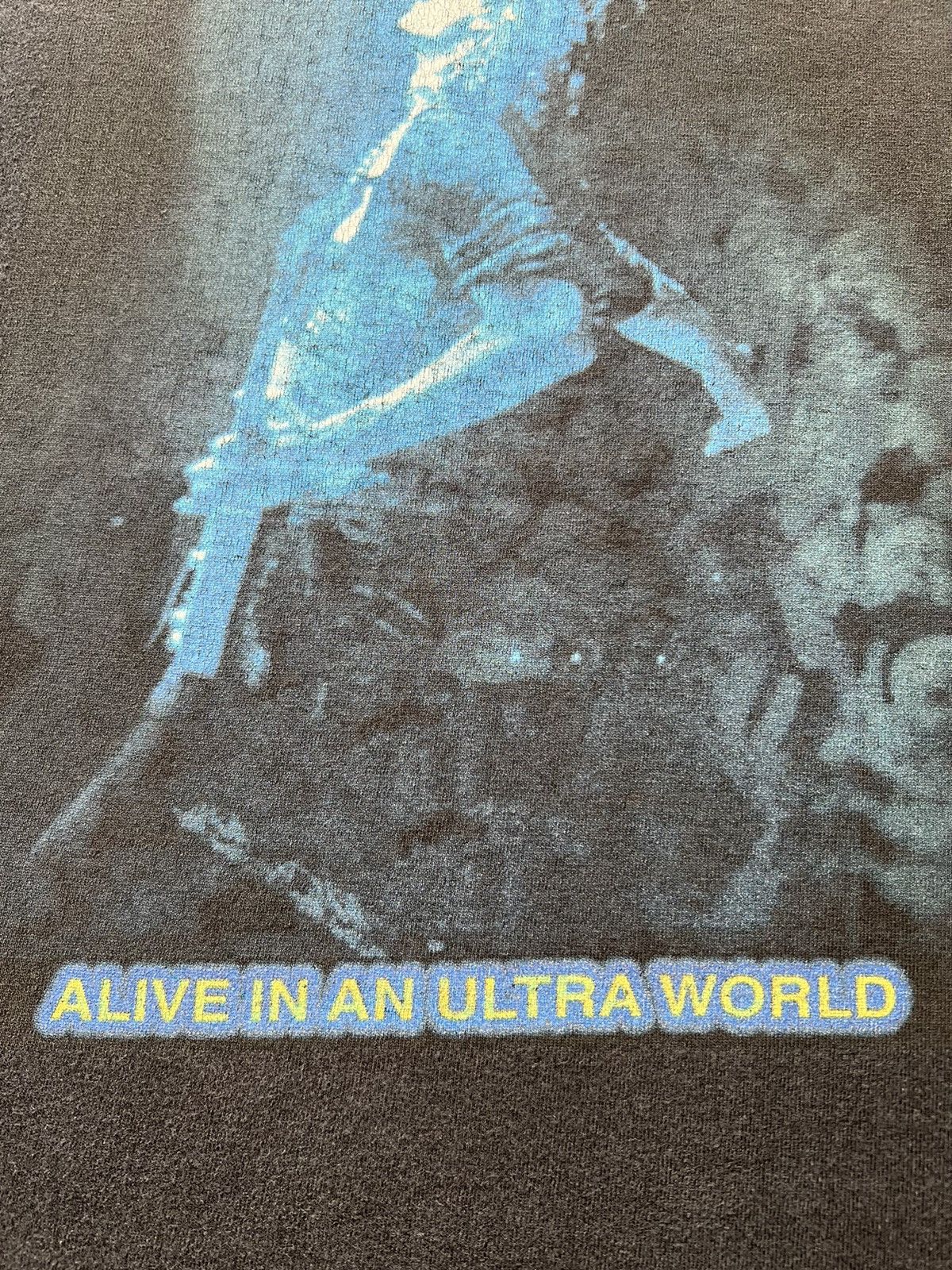 Band Tees Vintage 2001 Steve Vai Alive in an Ultra World Tour T-shirt Size US XL / EU 56 / 4 - 7 Thumbnail