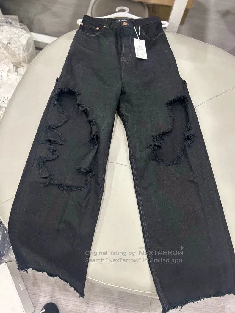 Balenciaga Balenciaga Design Distressed Denim Pants. Size US 26 / EU 42 - 1 Thumbnail