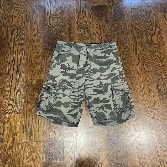 Vintage 2000s baggy wide leg camo burnside cargo shorts | Grailed