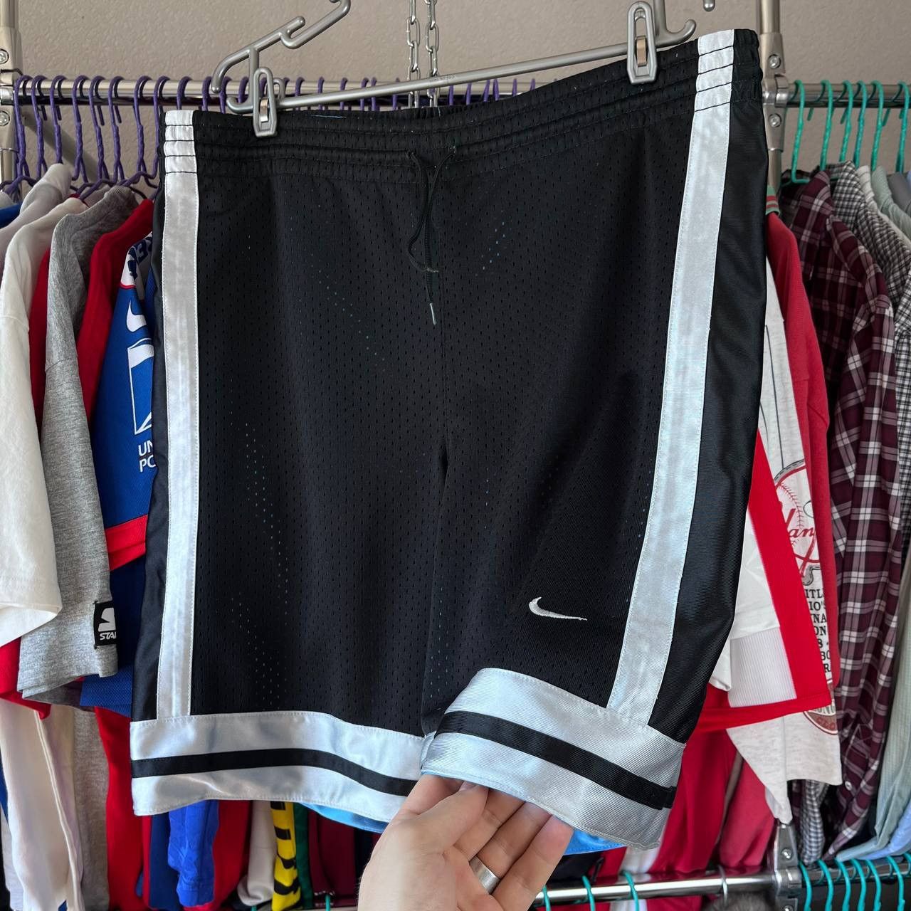NBA × Nike × Vintage Vintage 90s Nike Reversible Basketball Shorts 2in1 Size US 36 / EU 52 - 1 Thumbnail