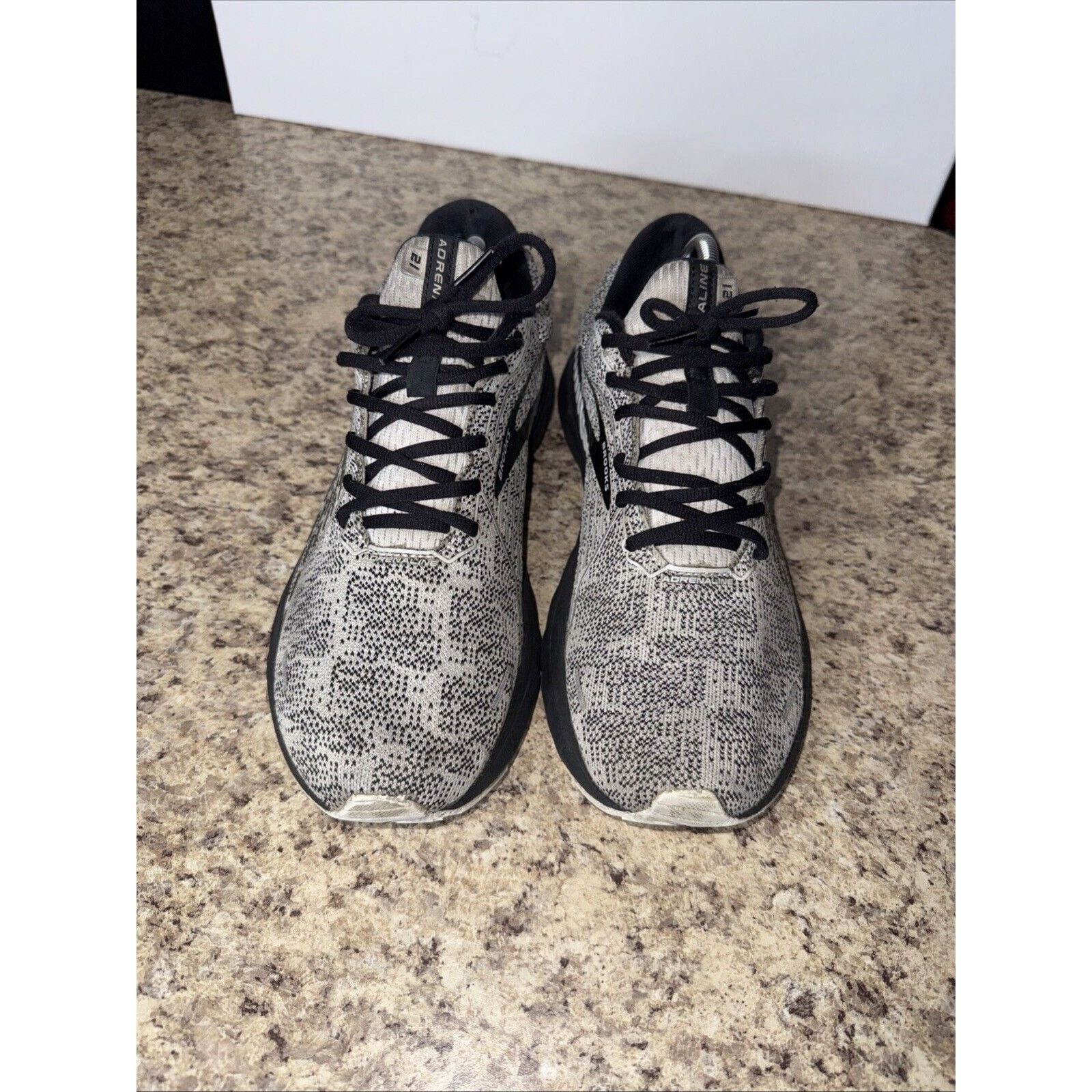 Brooks Women’s Adrenaline GTS 21 Running Shoes Size 10