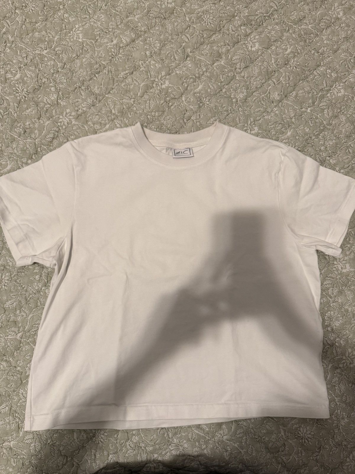 Zicmade White Tee