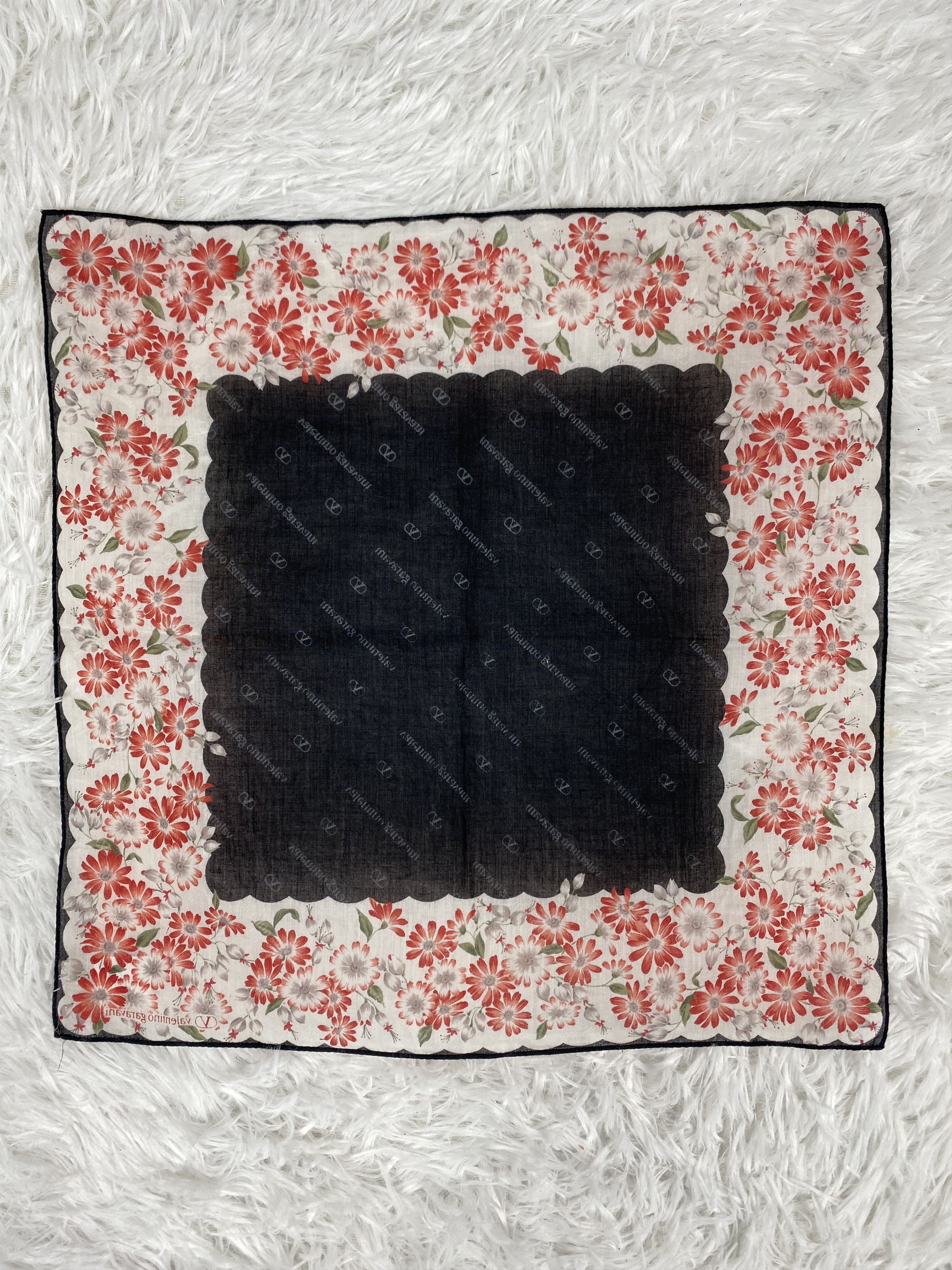 Vintage Vintage Valentino Garavani Handkerchief Neckerchief PH0966 Size ONE SIZE - 4 Thumbnail