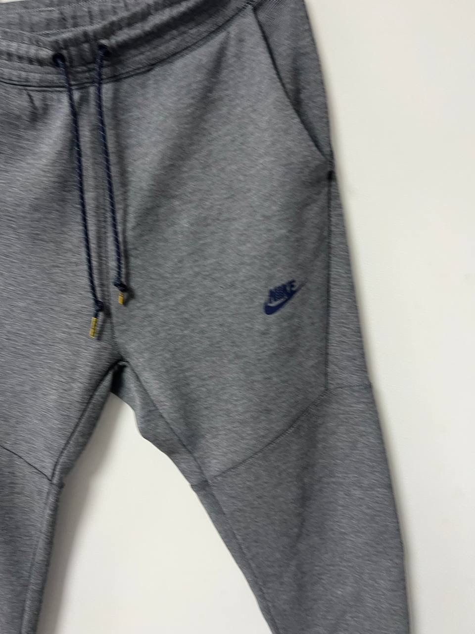 Nike Nike Tech Fleece Pants Gray Joggers Swoosh Activewear Small Size US 30 / EU 46 - 7 Thumbnail