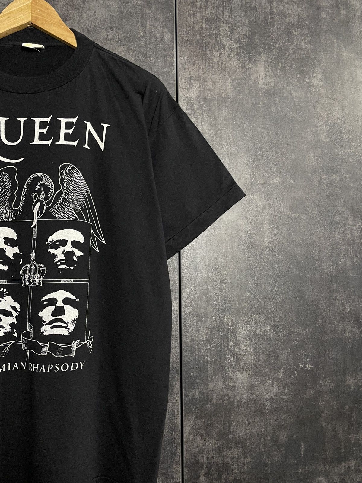 Vintage Vintage Queen Bohemian Rhapsody Freddie Mercury Rock T-Shirt Size US L / EU 52-54 / 3 - 4 Thumbnail