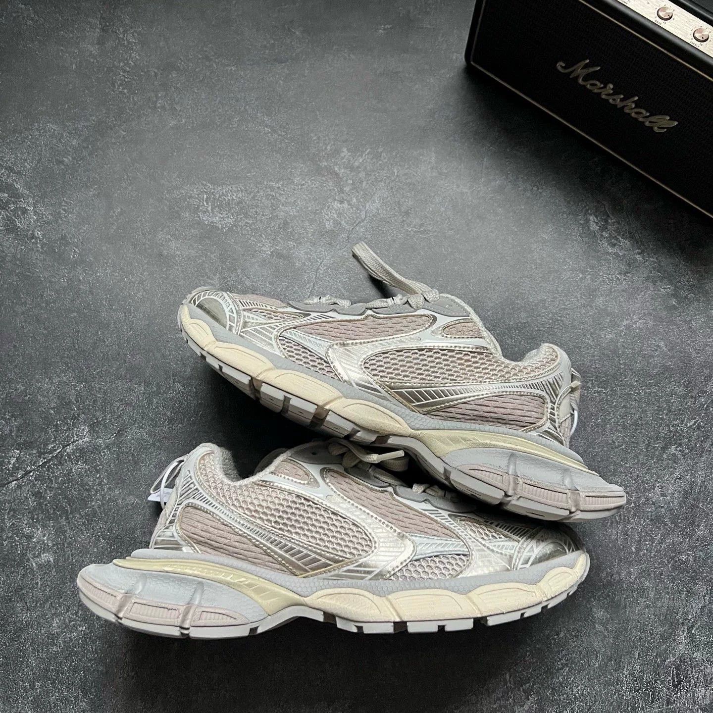 Balenciaga Balenciaga Beige Lowtop Sneakers XXXL Men Size US 10 / EU 43 - 1 Thumbnail
