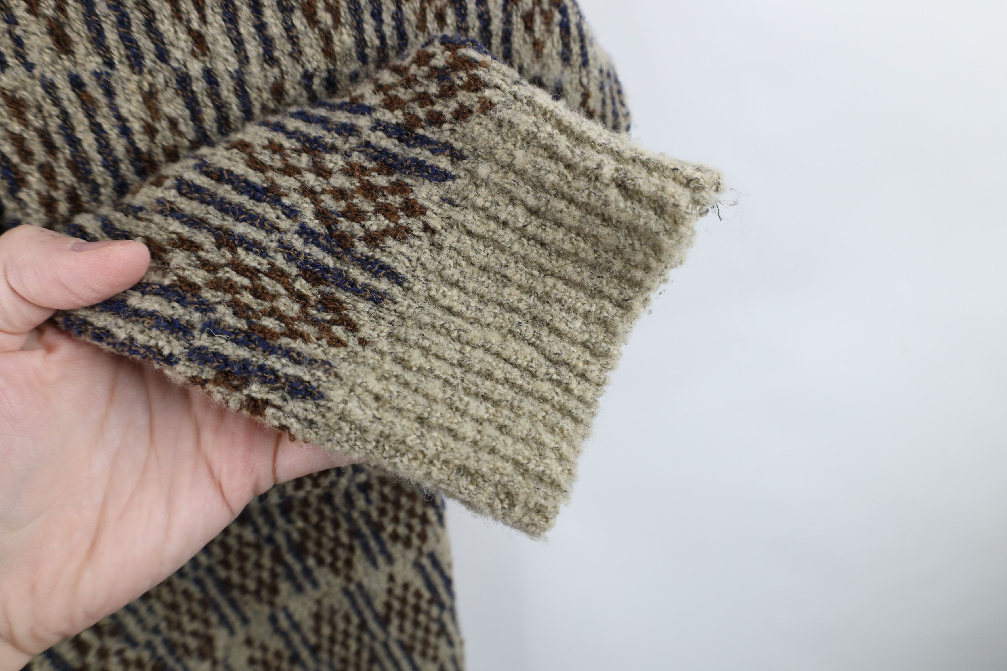 Vintage Vintage 90s Streetwear Wool Blend Knit V-Neck Sweater USA Size US XL / EU 56 / 4 - 6 Thumbnail