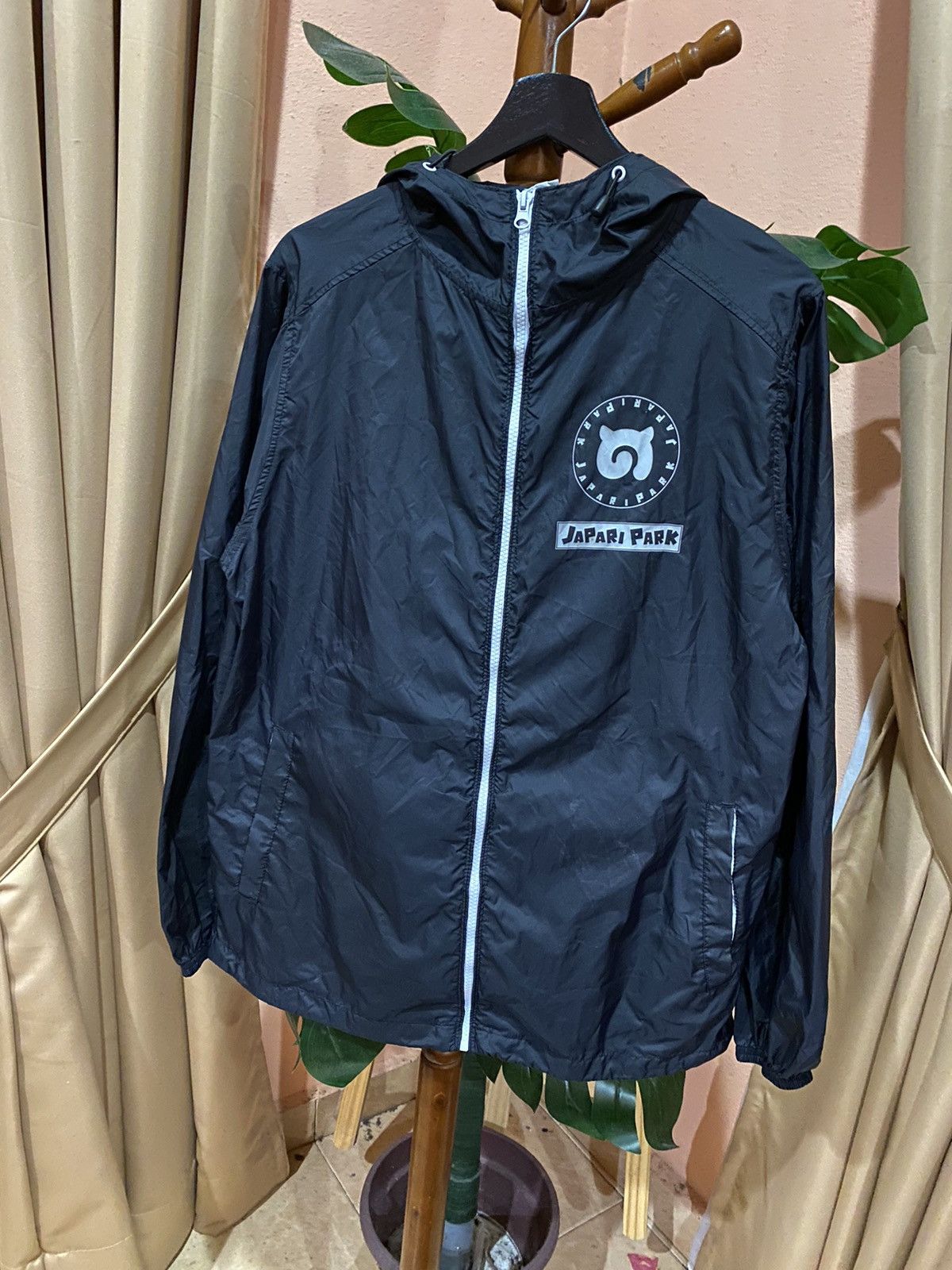 Anime × Japanese Brand Japari Park Staff Windbreaker | Cospa Anime Merchandise Size US M / EU 48-50 / 2 - 2 Thumbnail