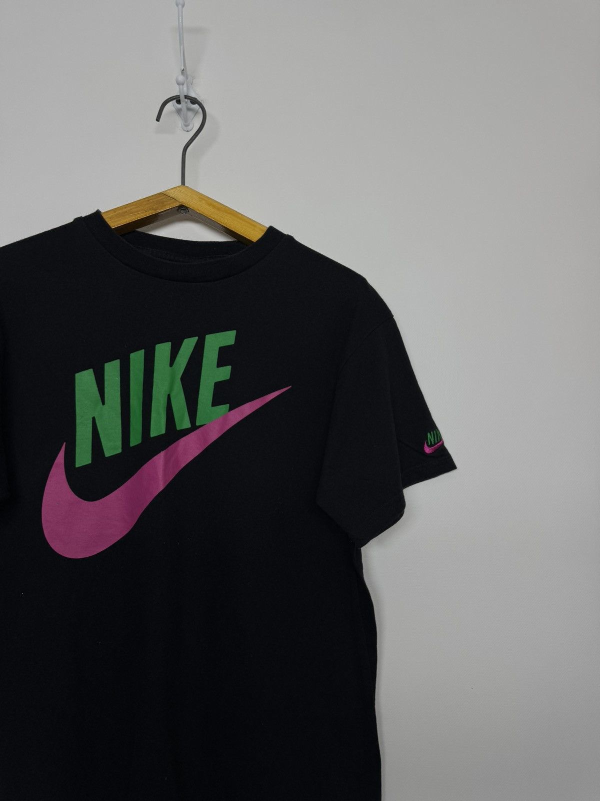 Nike Vintage Y2k Nike Big Swoosh T Shirt 00’s Size US XS / EU 42 / 0 - 7 Thumbnail
