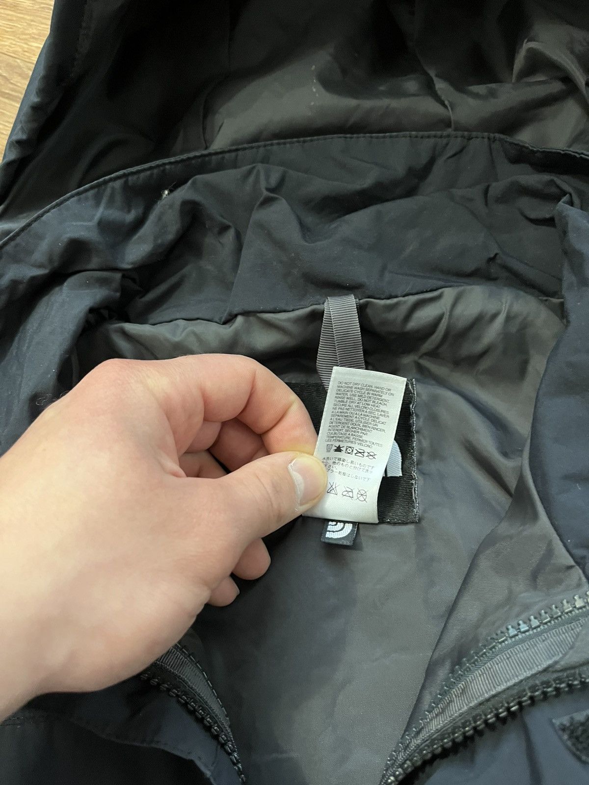 The North Face Vintage The North Face HyVent Nylon Jacket Windbreaker Size US M / EU 48-50 / 2 - 6 Thumbnail