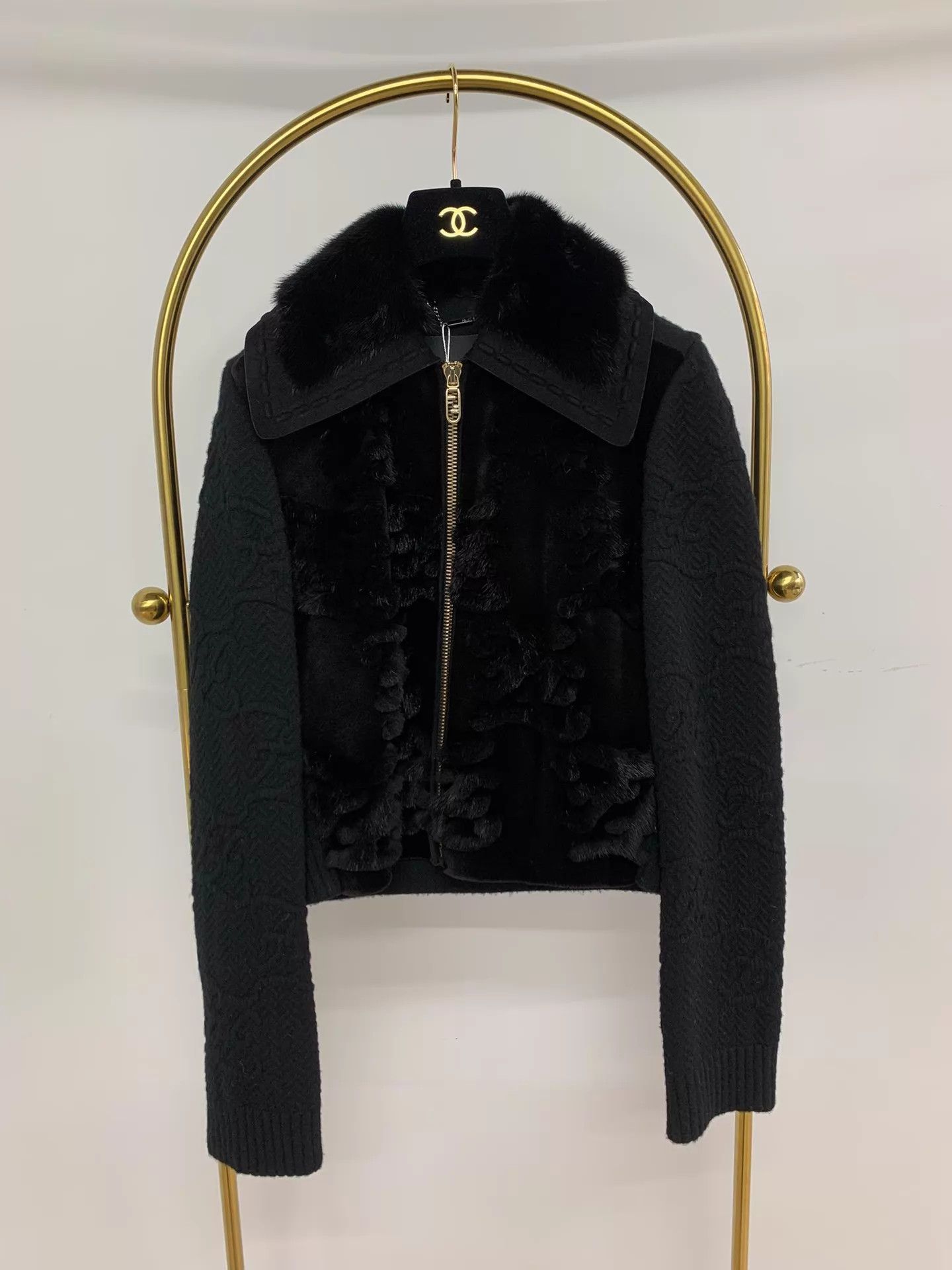 Fendi Fendi Mink Fur Paneled Black Near New 36 Jacket Size XS / US 0-2 / IT 36-38 - 1 Thumbnail