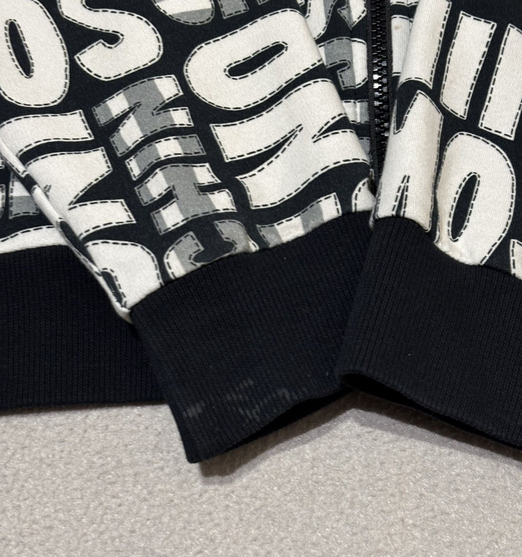 Moschino Moschino Underwear zip sweatshirt size. S Size US S / EU 44-46 / 1 - 8 Thumbnail