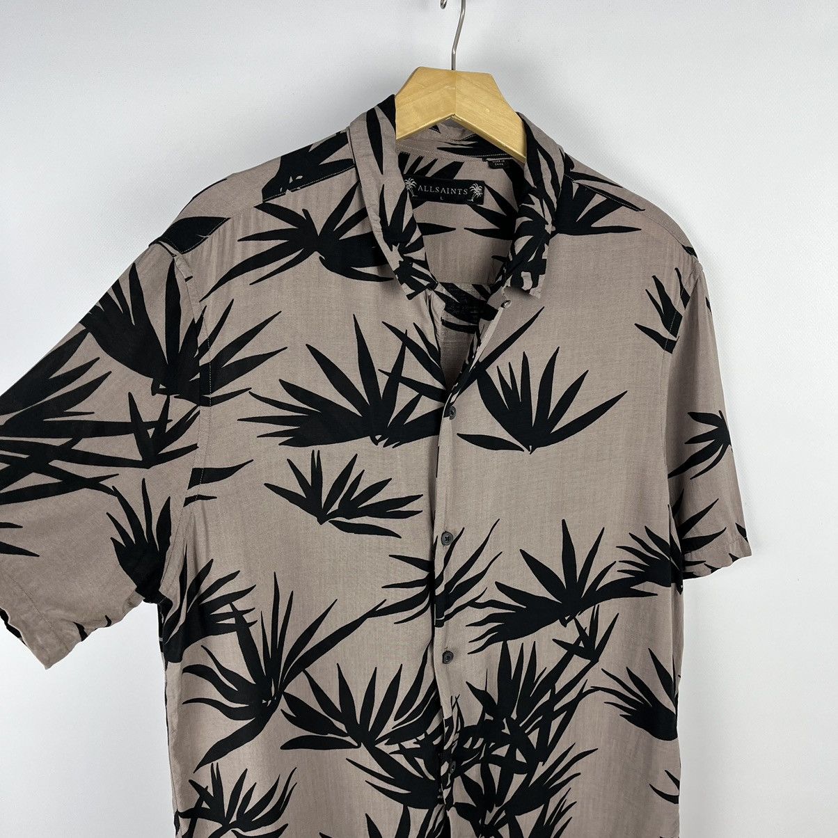 Allsaints Designer Allsaints Bhutan y2k viscose Hawaii shirt Size US L / EU 52-54 / 3 - 3 Thumbnail