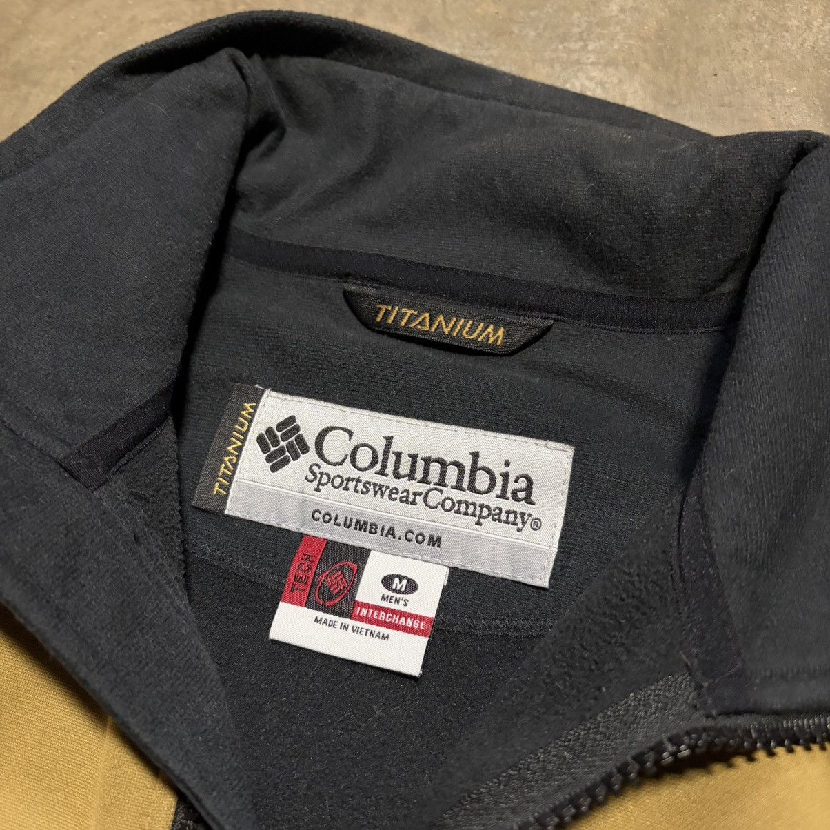 Columbia Vintage Columbia Titanium Lightweight Jacket Zip Up Outdoor Size US M / EU 48-50 / 2 - 10 Thumbnail