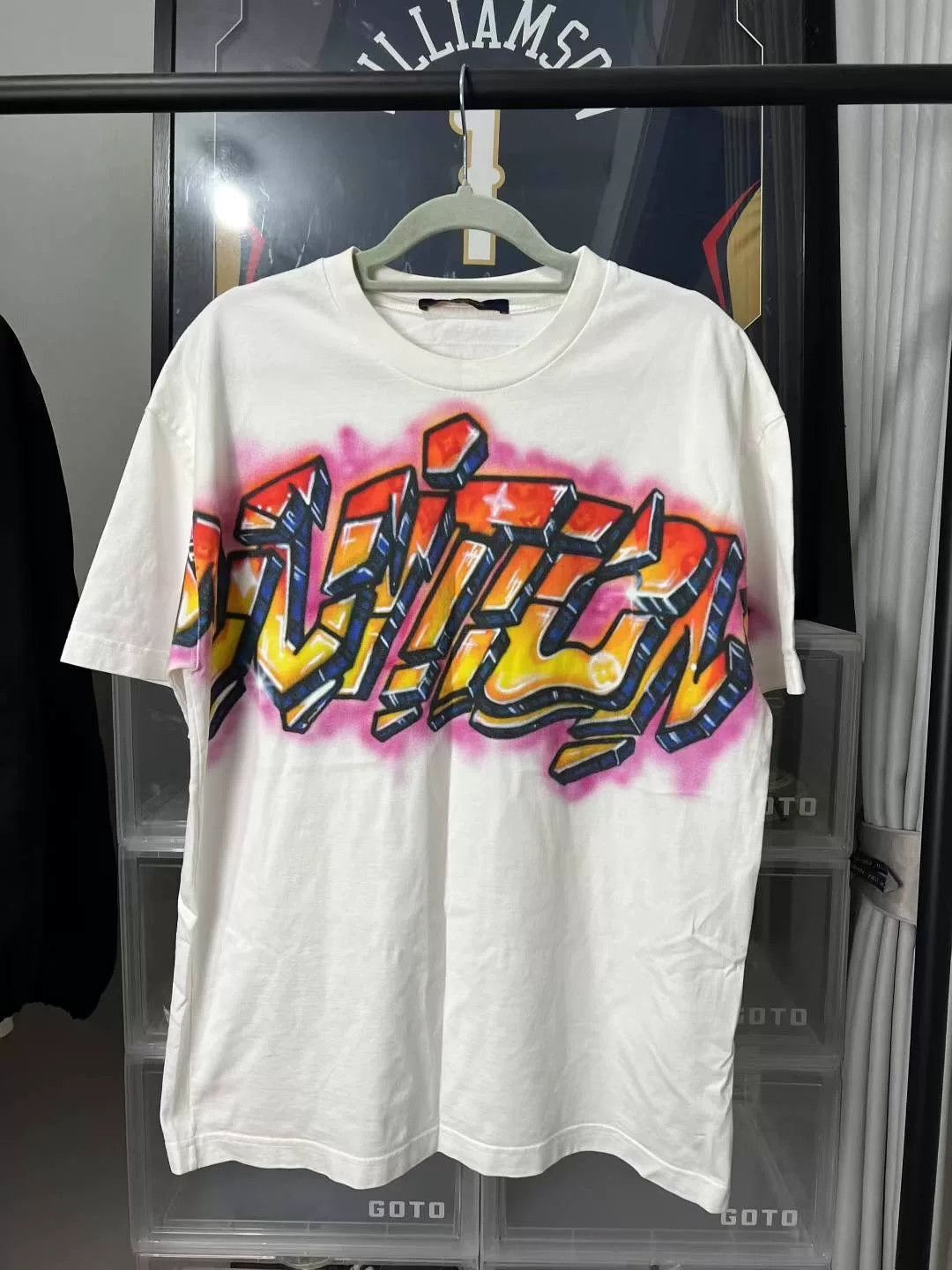 Louis Vuitton LV Graffiti Short Sleeve T-Shirt Size US S / EU 44-46 / 1 - 1 Thumbnail