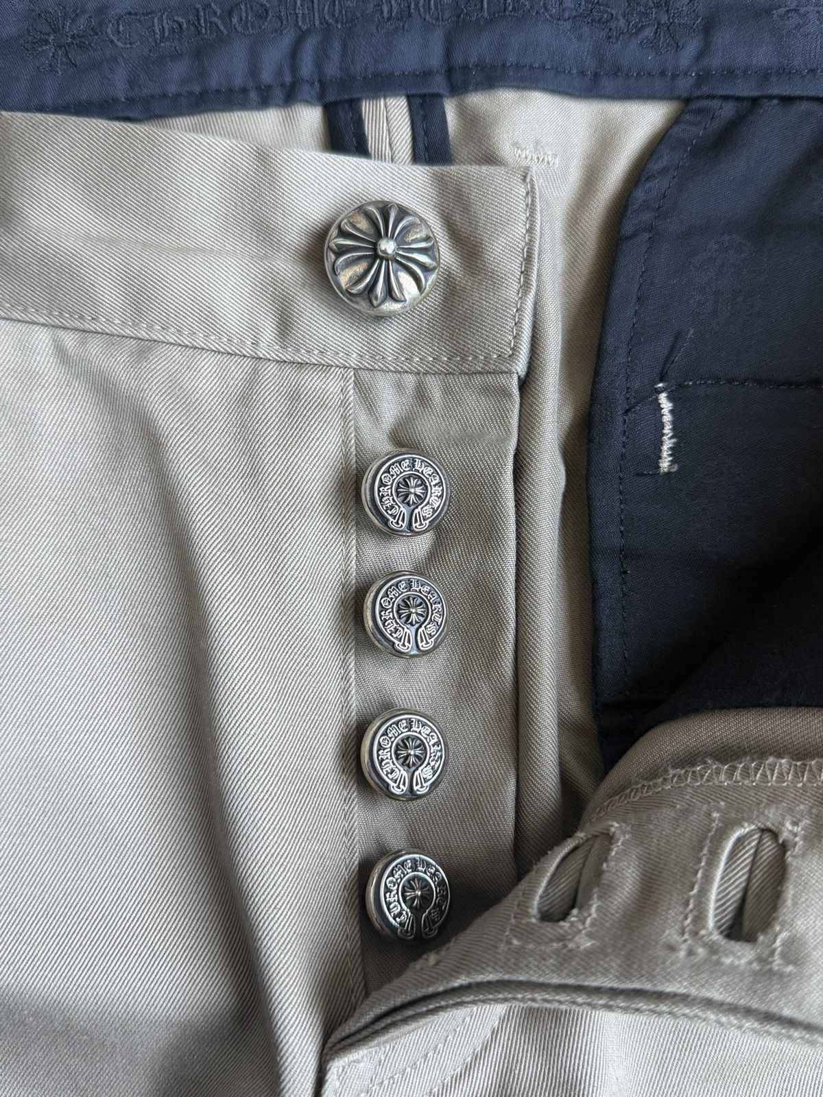 Chrome Hearts Chrome hearts chino pants size 32 preowned Size US 32 / EU 48 - 2 Thumbnail