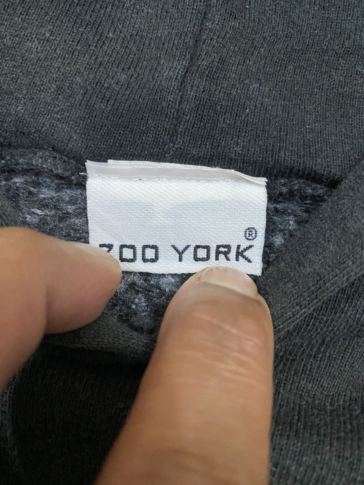 Zoo York Vintage Zoo York Hoodie Blck Pullover Size US L / EU 52-54 / 3 - 7 Thumbnail