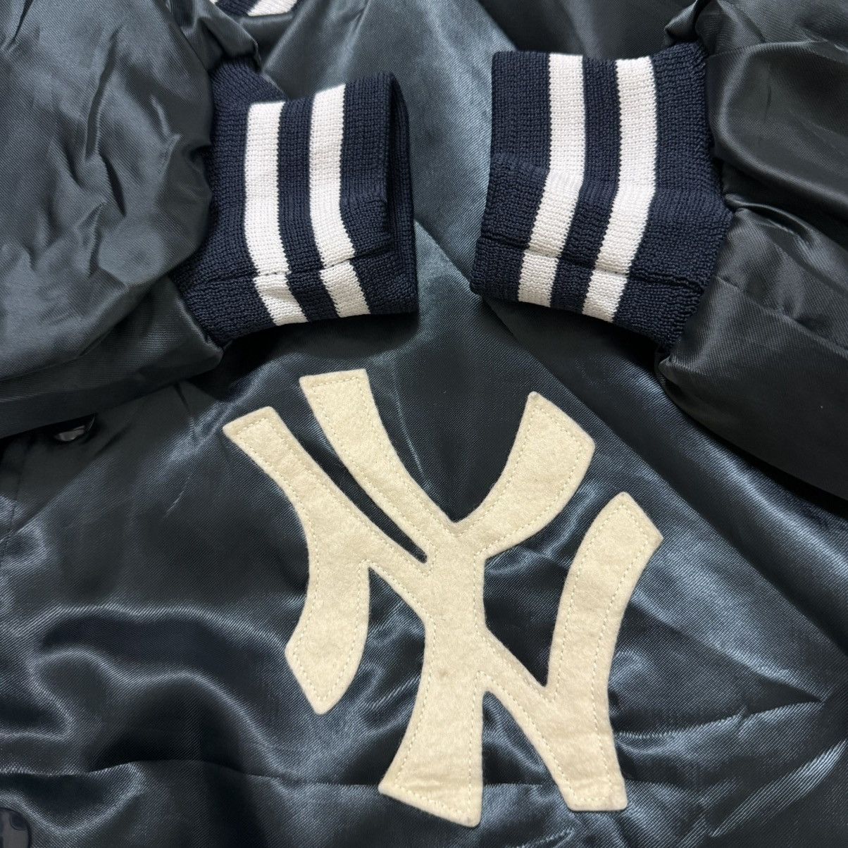 New York Yankees Vintage 90s NY Yankees Bomber Jacket Size US XL / EU 56 / 4 - 6 Thumbnail