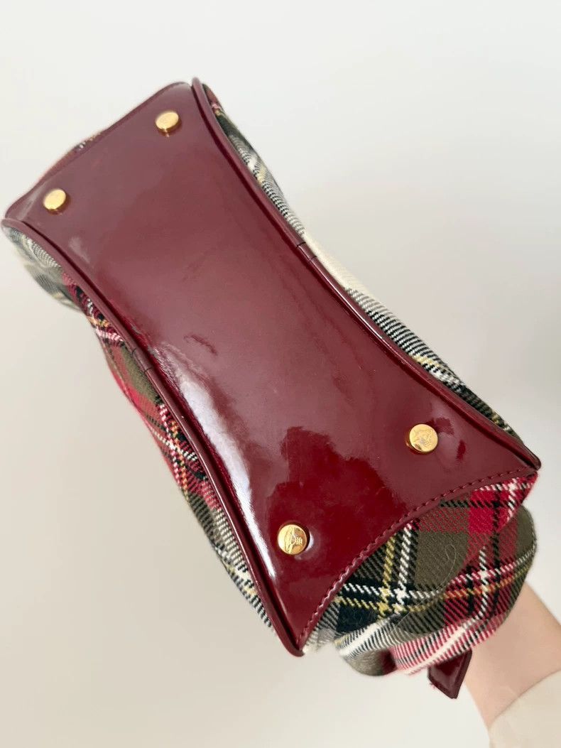 Vivienne Westwood Vivienne Westwood size os Alien red and white checkered gol Size ONE SIZE - 7 Thumbnail