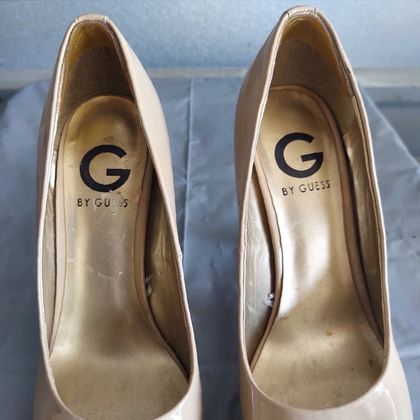 Guess GUESS Womens Beige Patent Leather Heels Size 8 M Pump High Heel Studded Ladies Formal Party Wedding Workwear 8M Beige Patent Leather Pumps Size US 8 / IT 38 - 7 Thumbnail