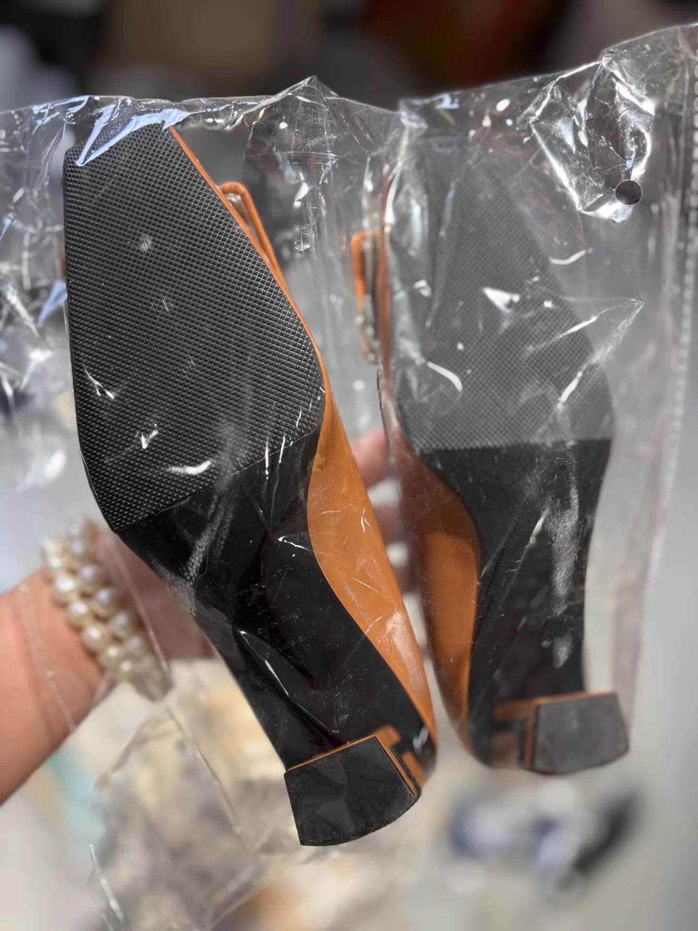 Roger Vivier RV Classic Brown Lamb Block Heel Pump 99 Box EU35 Size US 4.5 / IT 34.5 - 4 Thumbnail